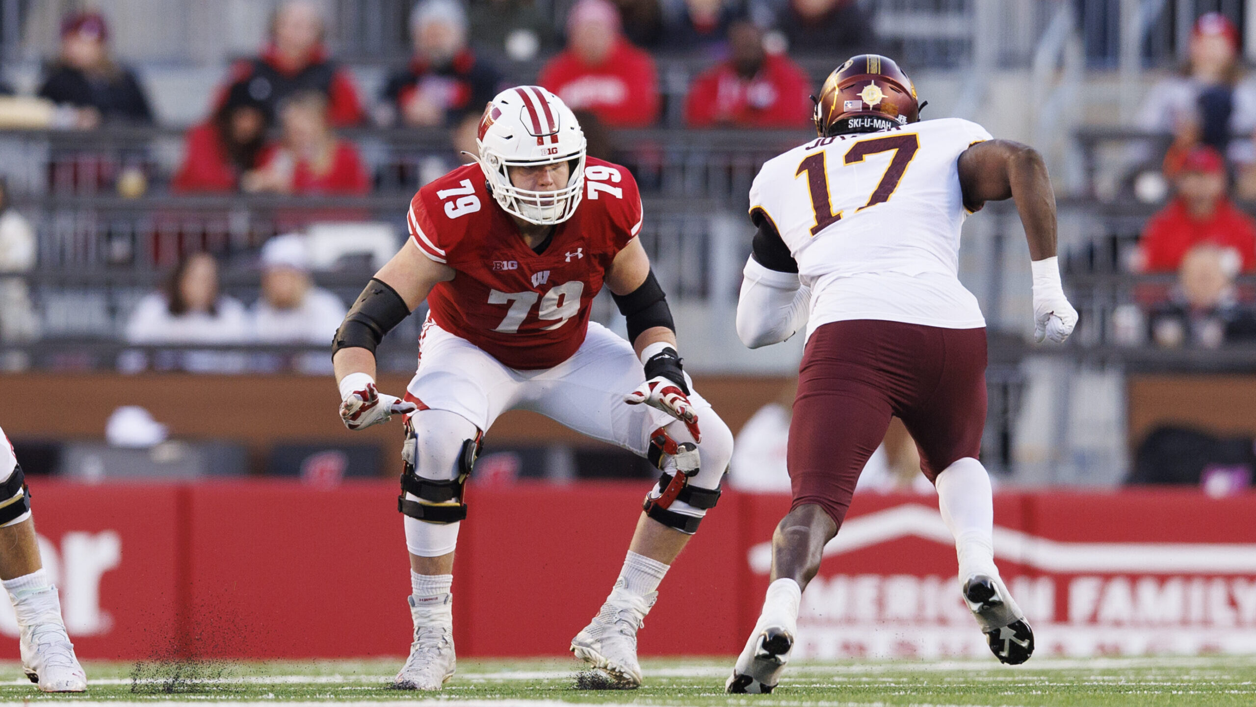 Wisconsin Badgers Left tackle Jack Nelson