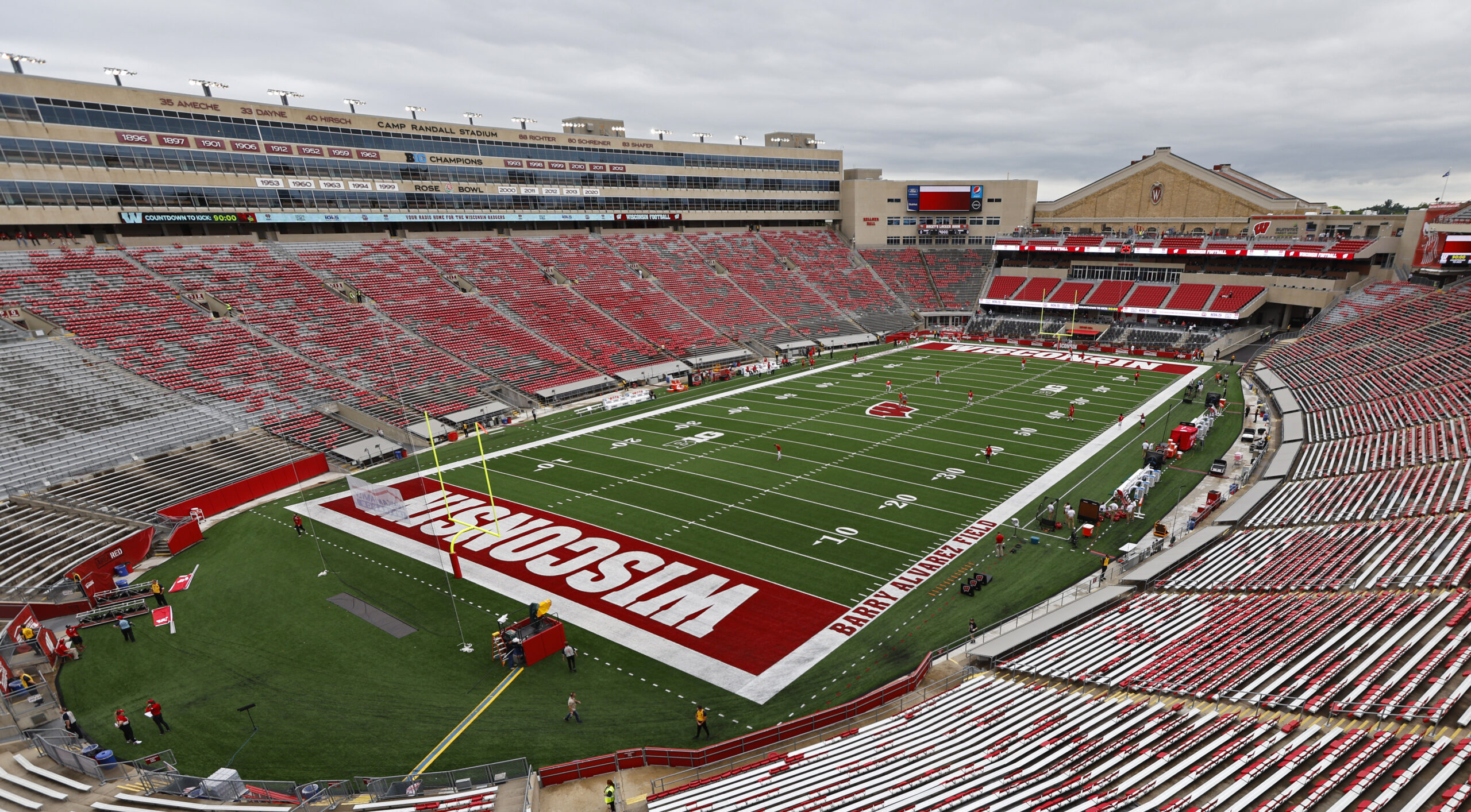 Wisconsin Football: Badgers Favored to Land a Pair of 2024 Recruits