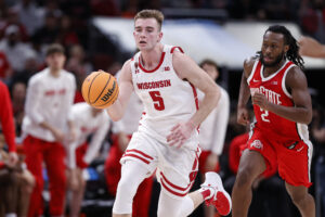 Wisconsin Badgers basketball forward Tyler Wahl