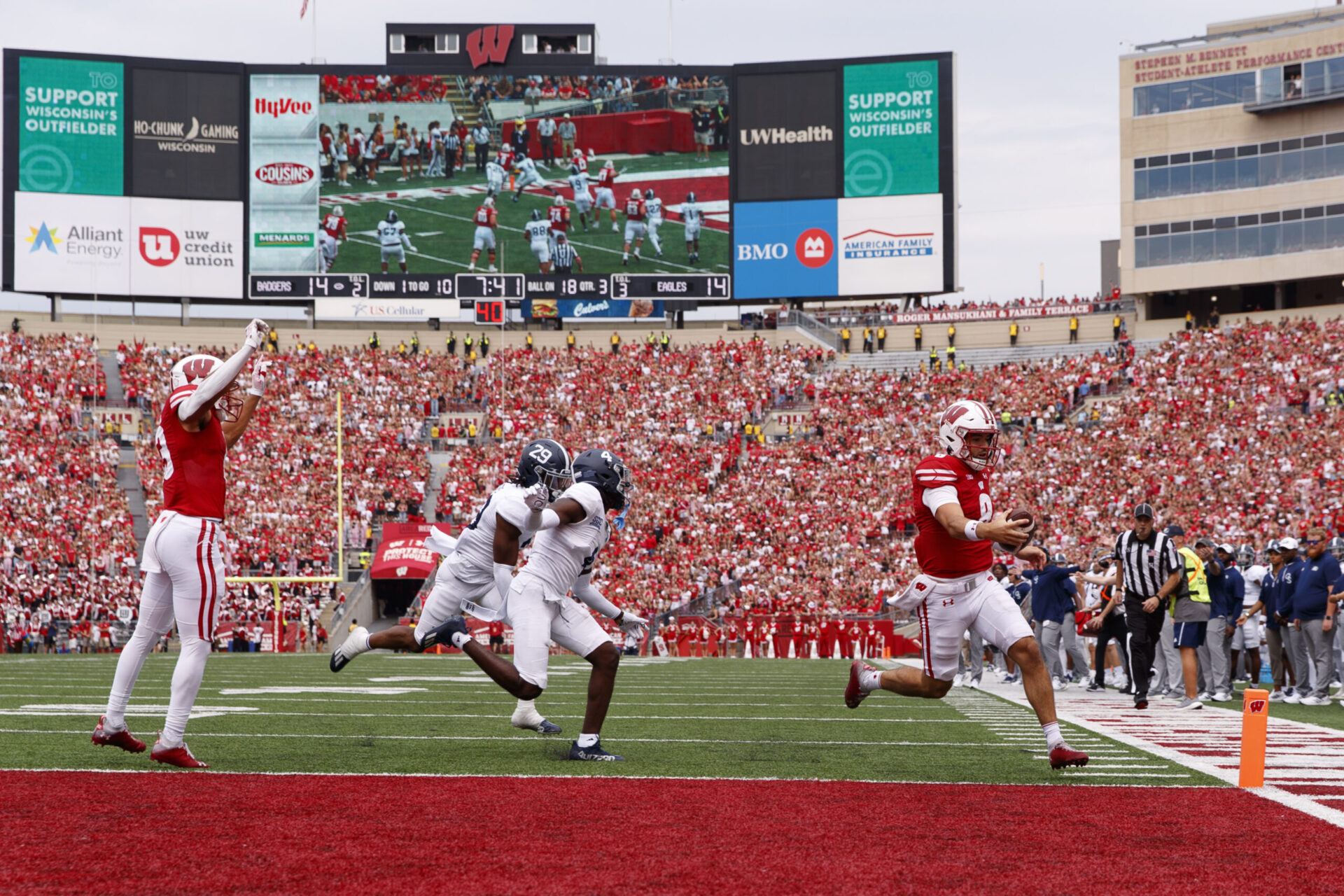 Badgers fans will need to sign up for a Peacock account to watch the  Homecoming game, Wisconsin Badgers