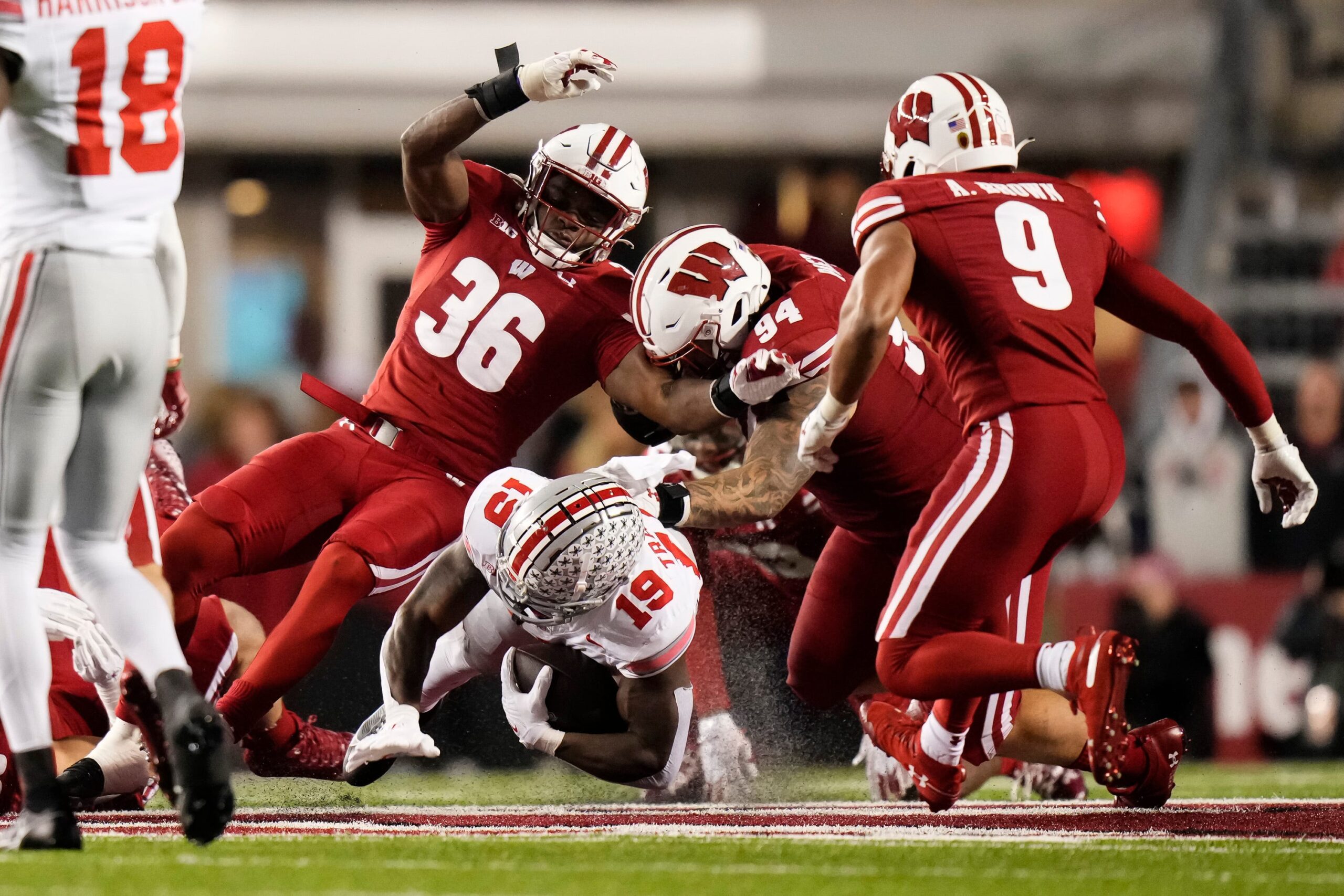Wisconsin Badgers football defense: Jake Chaney and Austin Brown